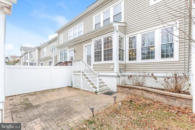 Building Photo - 53 Malsbury St