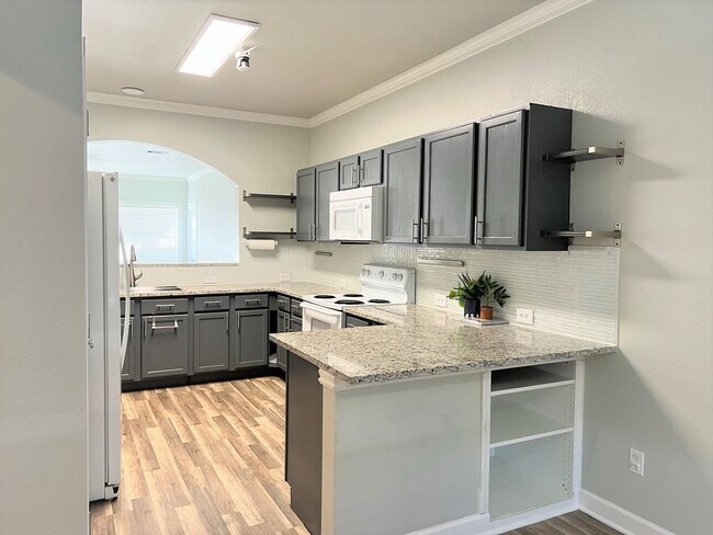 Building Photo - Renovated 3-bedroom Home in Huttoparke
