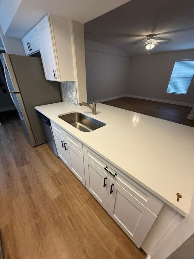 Building Photo - Application pending***Do Not Apply***Spacious 2/2 Condo in Sable Point within gated community