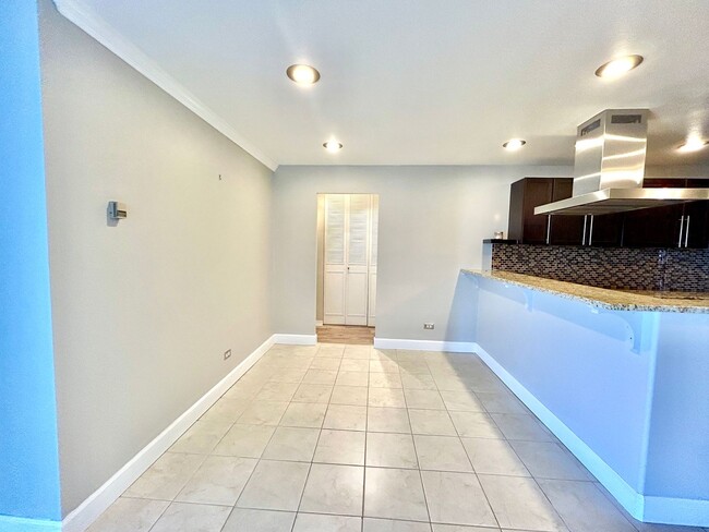 Building Photo - Cozy 1 Bed 1 Bath Condo in Denver Around t...