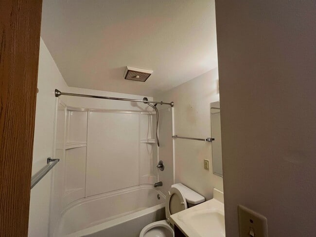 Building Photo - 2306 Radtke Ave