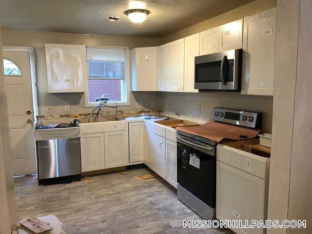 Building Photo - 1440 Tremont St