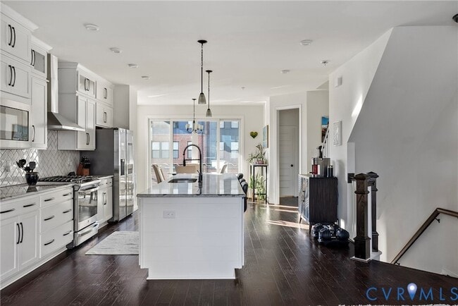 Building Photo - 5271 Old Main St