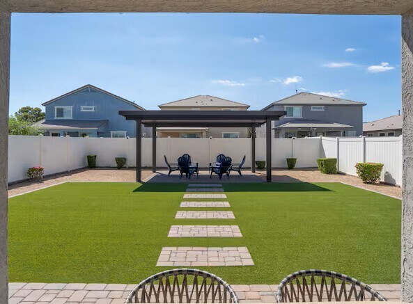 Building Photo - 2437 E Alta Vista Rd