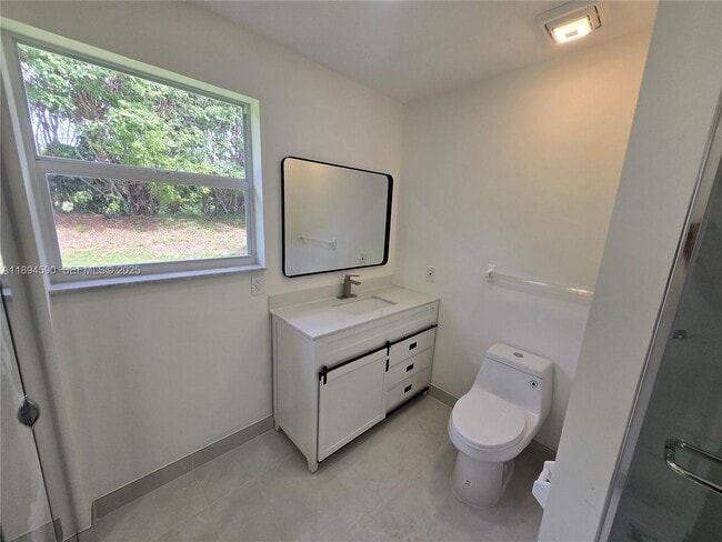 Building Photo - 600 SW 8th Pl