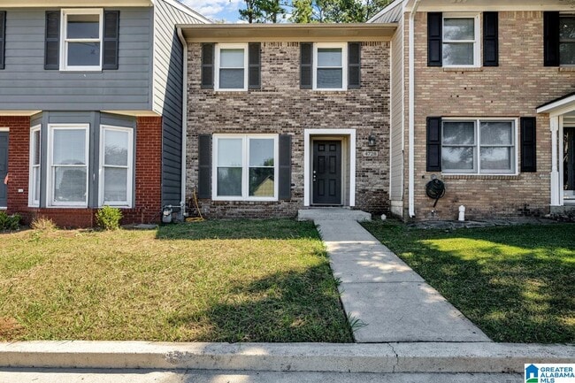 Primary Photo - 4728 Cheshire Cir