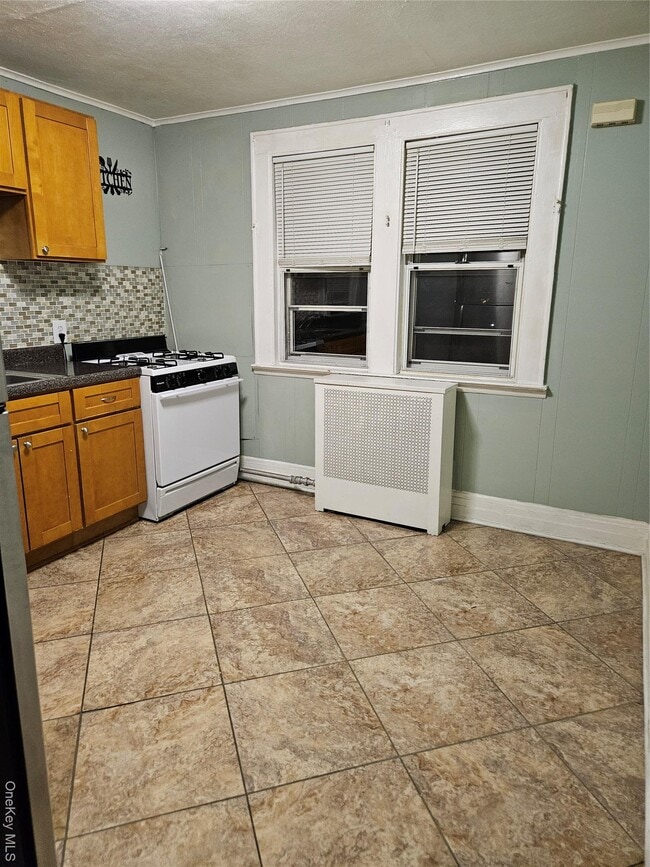 Building Photo - 190-30 103rd Ave