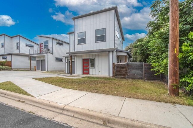 Building Photo - 7301 Providence Ave