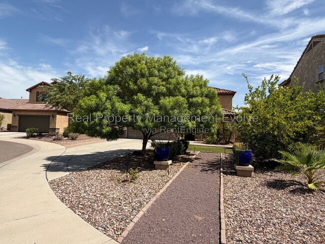 Building Photo - 5164 W Quail Track Dr