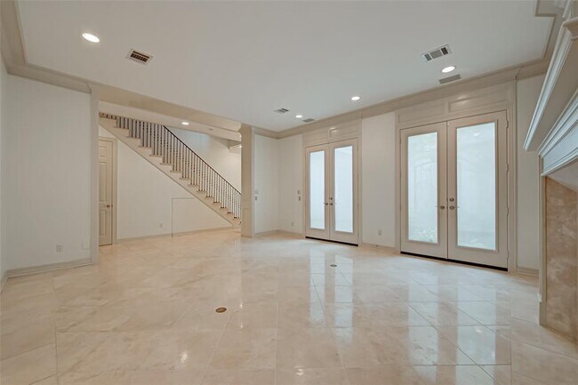 Building Photo - 109 Asbury St