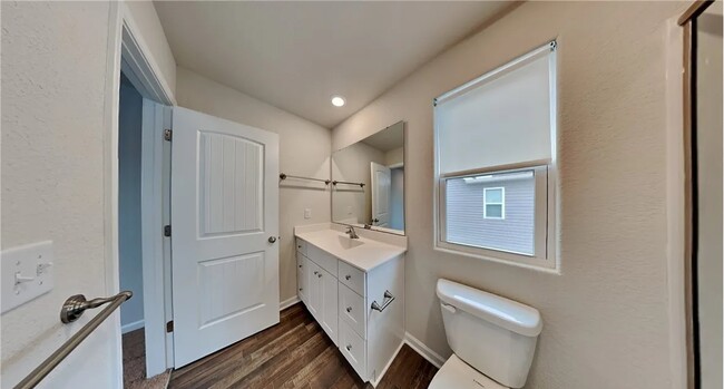 Master Bath - 210 Chandler Ct