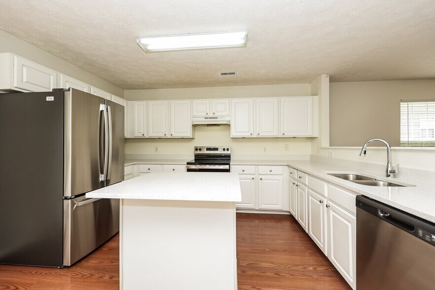 Building Photo - 606 Blossom Hill Dr