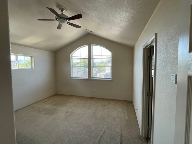 Building Photo - 248 Hiatt Ln