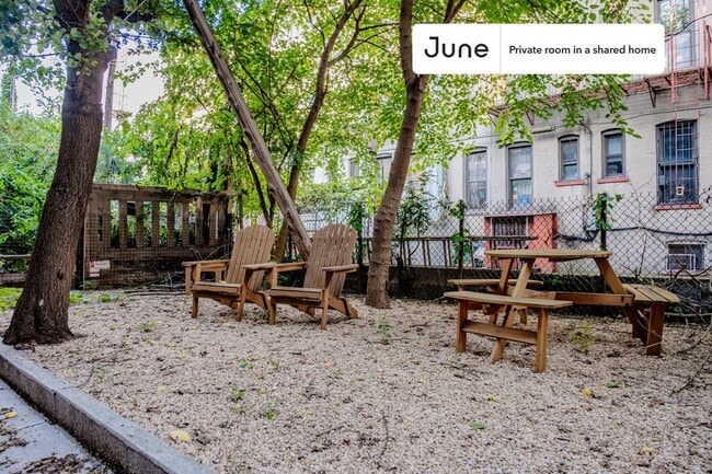 Building Photo - Room in Shared 3 bed/3 bath home in Ridgewood