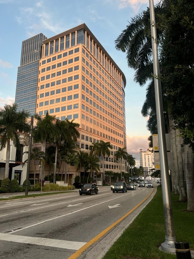 Building Photo - 603 N St