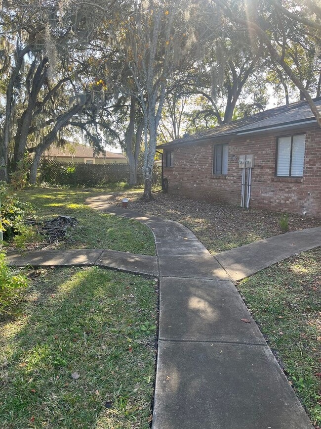 Building Photo - 2bed/2bath Townhome in Quiet Neighborhood