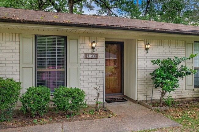 Building Photo - 130 Elmview Ln