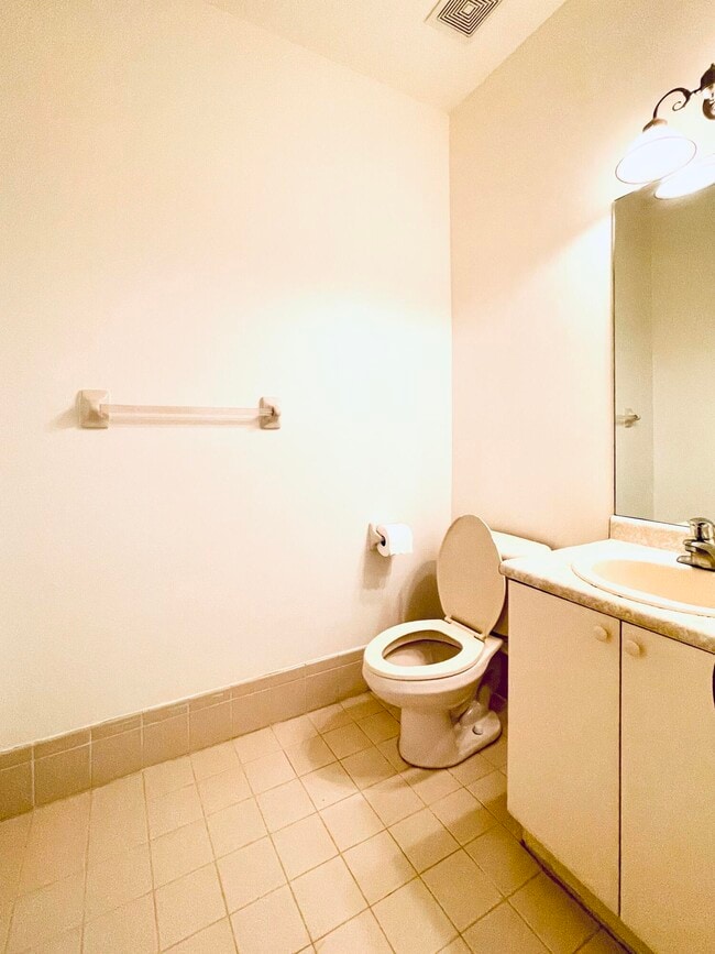 Building Photo - 1119 Shoma Dr