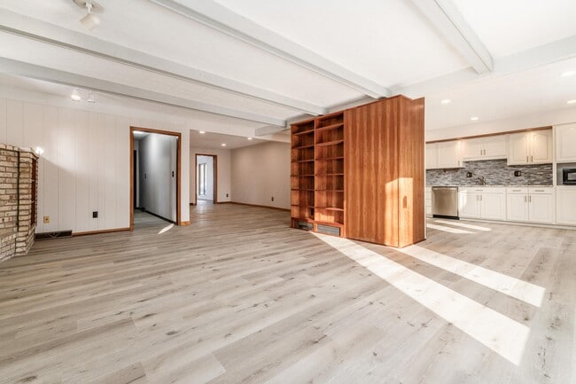 Building Photo - 6253 Headley Heights Ct