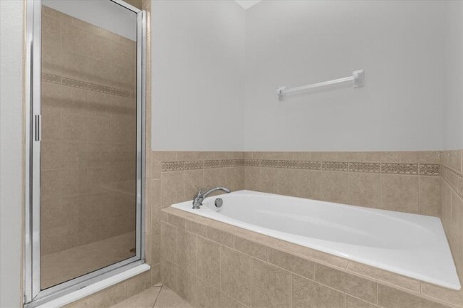 Building Photo - 9450 Silver Buttonwood St