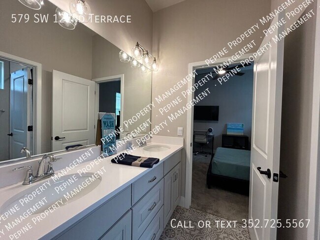 Building Photo - 579 SW 122nd Terrace