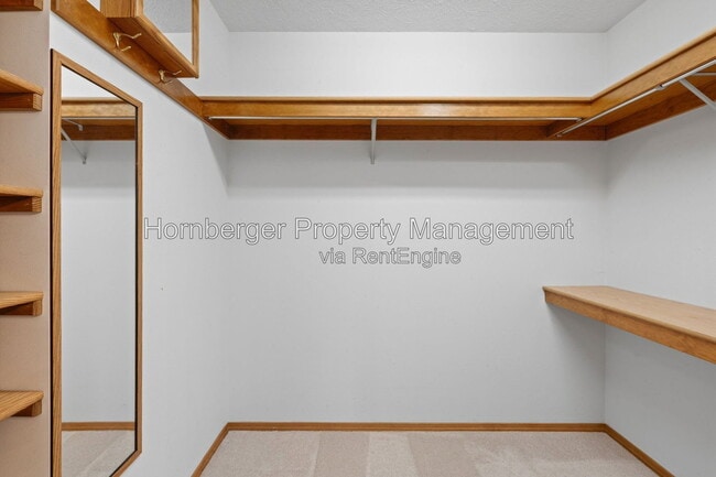 Building Photo - 9811 N Comanche Dr