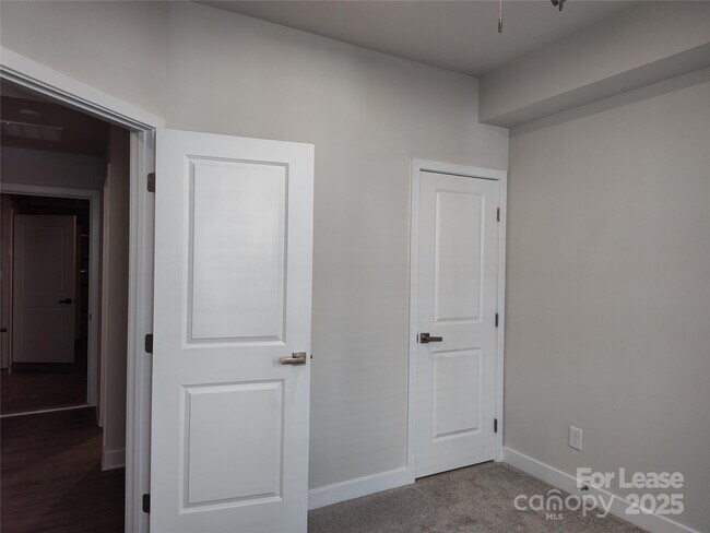 Building Photo - 6025 Fonsac Ln