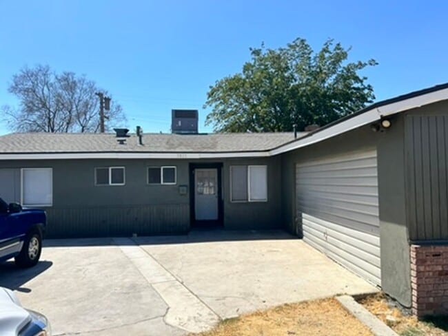 Primary Photo - 3801 Canadian St