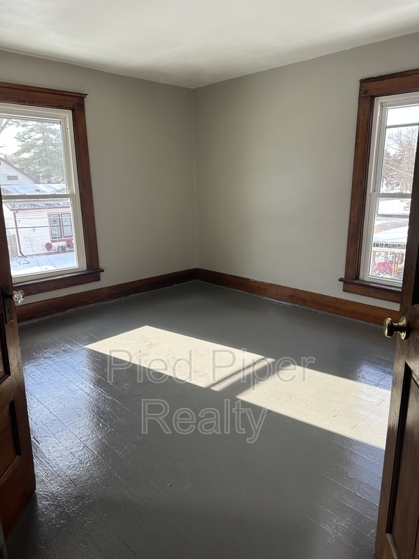 Building Photo - 820 E Wyandotte St