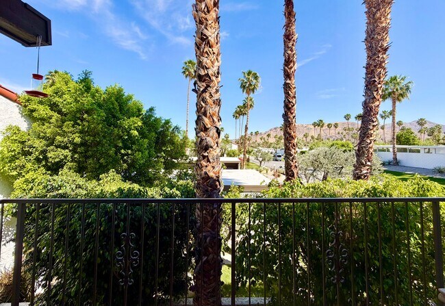 Building Photo - AVAILABLE NOW!! 3 Bedroom 2 Bathroom Condo in Palm Springs! MOVE IN SPECIAL! 50% OFF ONE MONTHS RENT