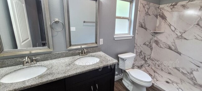 Building Photo - 2008 W Gregory St