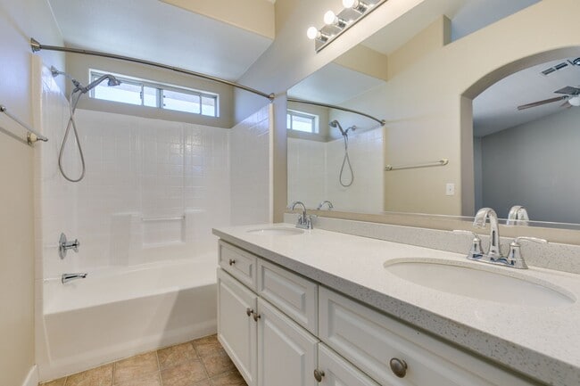 Building Photo - 3BDRM Townhome in Durango Trails community