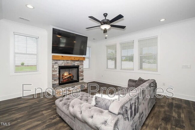 Building Photo - 51 Buckstone Pl