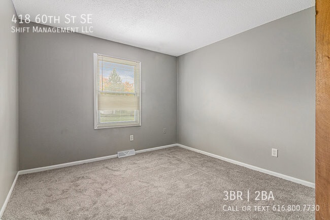 Building Photo - 418 60th St SE