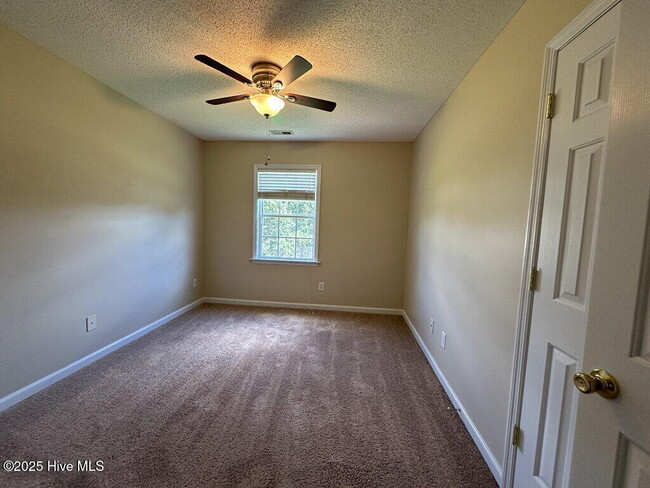 Building Photo - 408 Southbridge Dr