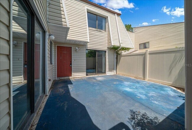 Building Photo - 2142 NE 45th Ave