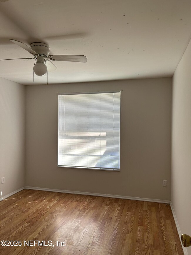 Building Photo - 2678 Sunrise Village Dr