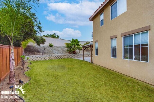 Building Photo - Stunning  5Bdm 3.5Ba  Home with Private Backyard in Prime Location of Oceanside!