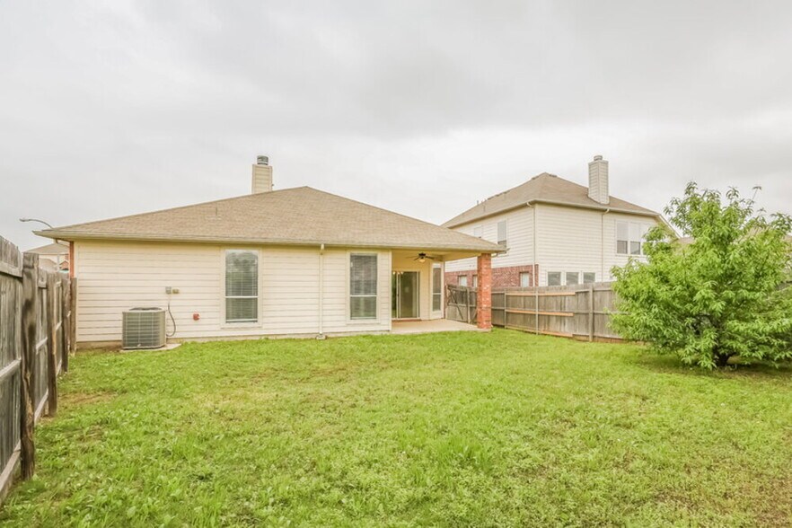 Building Photo - 6137 Kristen Dr