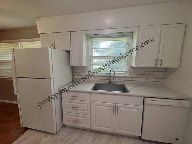 Building Photo - 425 Ashington Dr