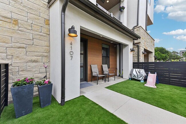 Building Photo - 4107 McKinley Fields Dr