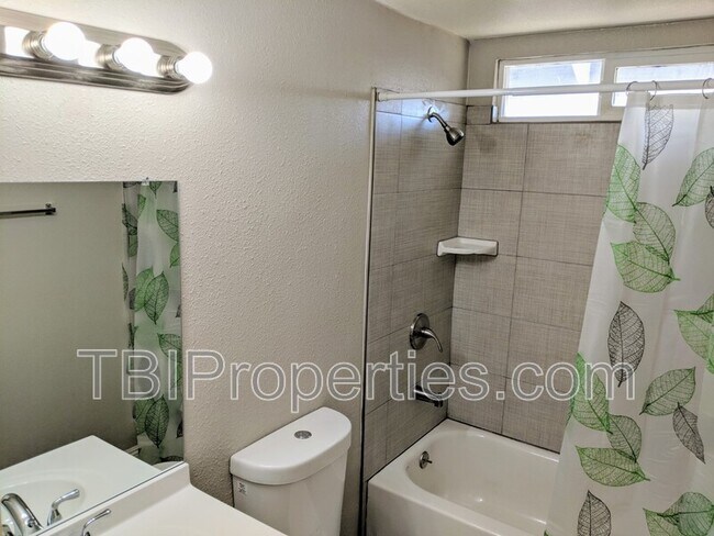 Building Photo - 3410 Sparrow Cir