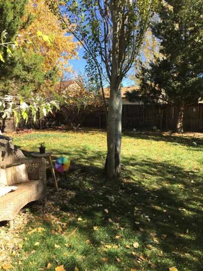Building Photo - Spacious Tri-Level Home in Southwest Ft. C...