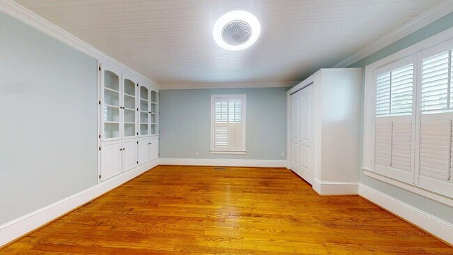 Building Photo - The Heart of Downtown