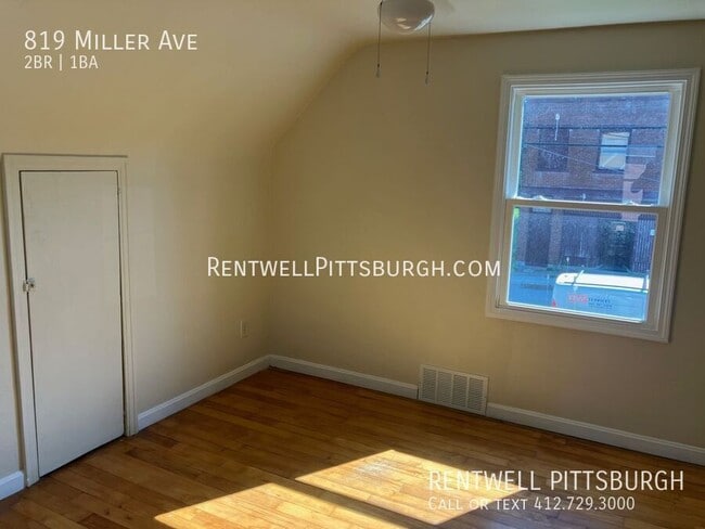 Building Photo - 819 Miller Ave