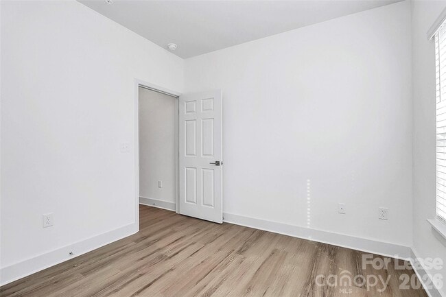 Building Photo - 3515 Markland Dr