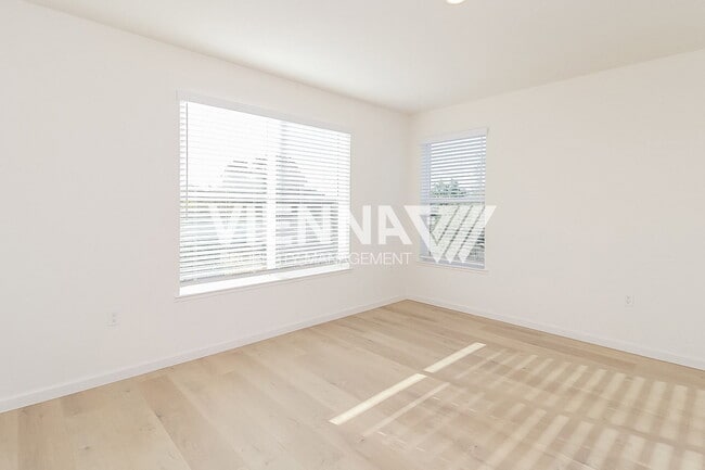 Building Photo - 8094 Quiet Knolls Dr