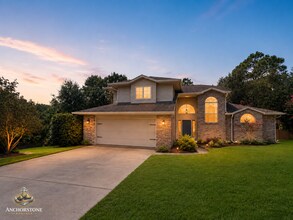 Building Photo - Updated 3BR Niceville Home with Soaring Ceilings, Luxury Primary Suite & Spacious Cul-de-Sac Lot