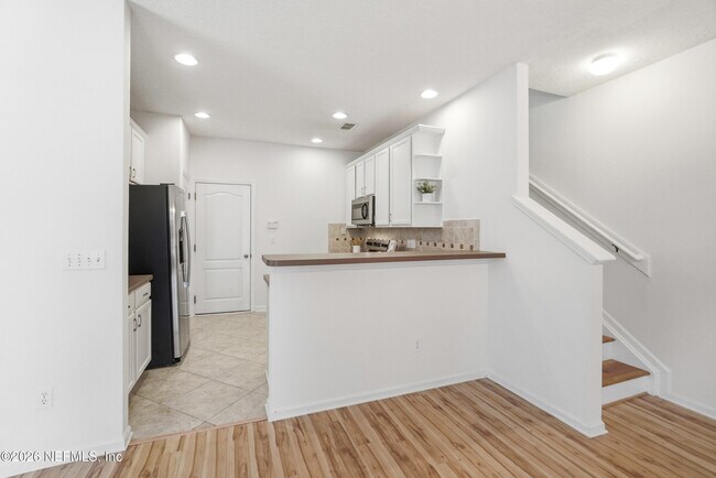 Building Photo - 6119 Bartram Village Dr