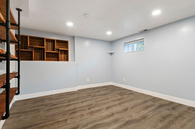 Building Photo - 1638 S